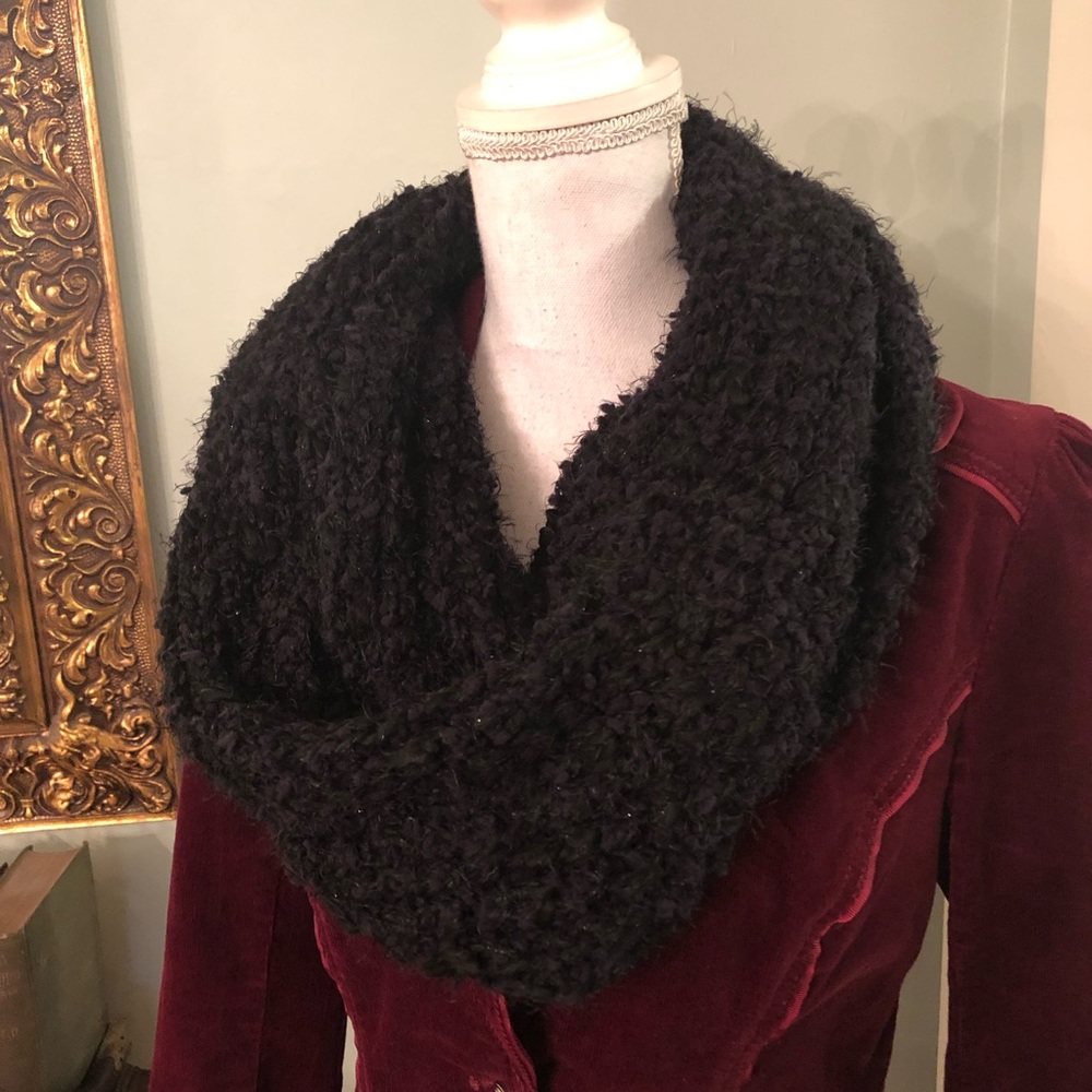 Sonoma Black Fuzzy Infinity Scarf New - Picture 4 of 6